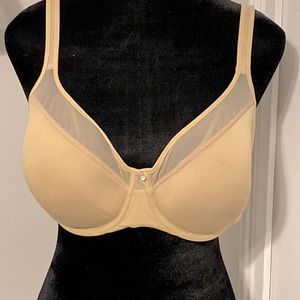Bali 38D nude bra with adjustable straps. EUC, only worn few times.